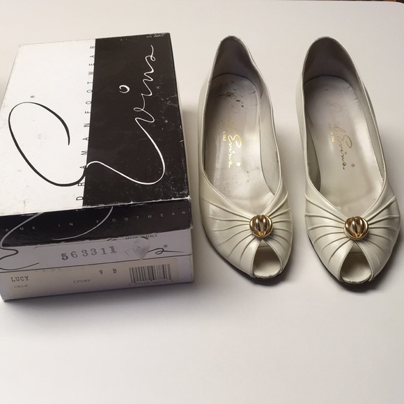 Vintage David Evian Peep Ivory Shoes - Picture 2 of 8
